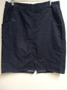 Women's Skirt Size 14 Dark Denim Button Closure Back Pockets Faux Front Pockets